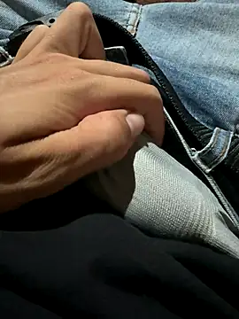 Reidelas20255 online show from November 14, 2025, 10:46 pm