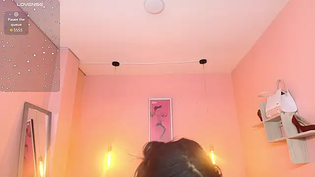 Milu carbajal x online show from December 17, 2025, 8:14 pm