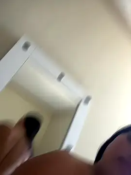 Snapshot of Larissa_xxe chatting on December 19, 2025, 2:30 pm Larissa xxe online show from December 19, 2025, 2:30 pm