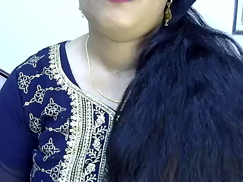 Snapshot of Muskan_Jha chatting on May 6, 2026, 2:10 pm Muskan Jha online show from May 6, 2026, 2:10 pm