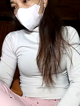  Su-Su  online show from December 18, 2025, 9:51 pm