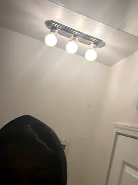 noplaything online show from November 18, 2025, 10:02 pm