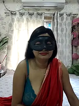 Cute-richa1 online show from April 9, 2026, 5:09 am