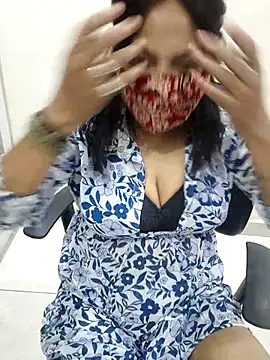 Cute-richa1 online show from December 18, 2025, 1:22 am