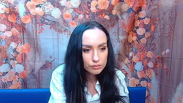 AnabelaBeauty online show from November 17, 2025, 12:42 pm