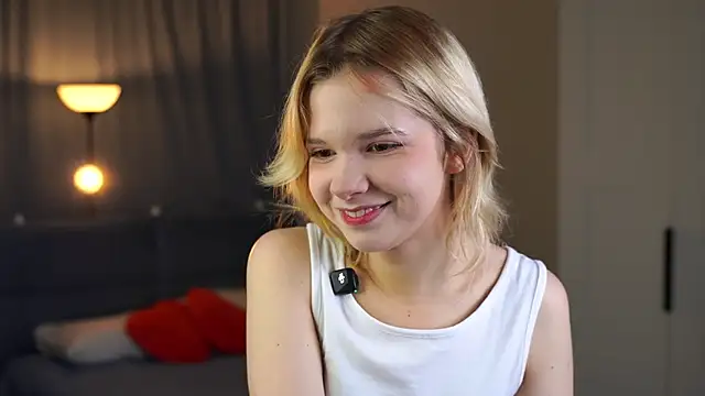 PhillisEsplin online show from November 27, 2025, 7:47 pm