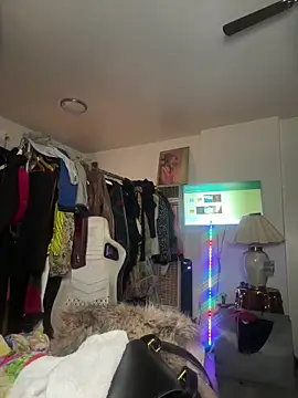 Motherbigbus online show from March 13, 2026, 8:19 am