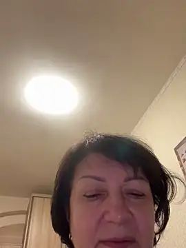 Snapshot of LittleBead522 chatting on November 15, 2025, 7:40 pm LittleBead522 online show from November 15, 2025, 7:40 pm