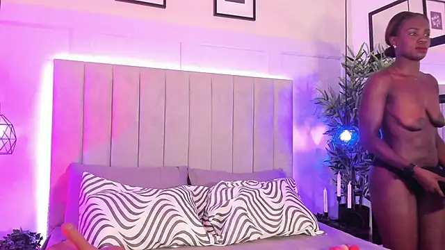 CandyVega  online show from November 27, 2025, 8:20 pm