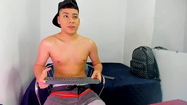 Lucastorrez01 online show from July 1, 2026, 12:22 am