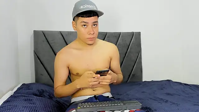 Lucastorrez01 online show from July 15, 2026, 11:23 pm