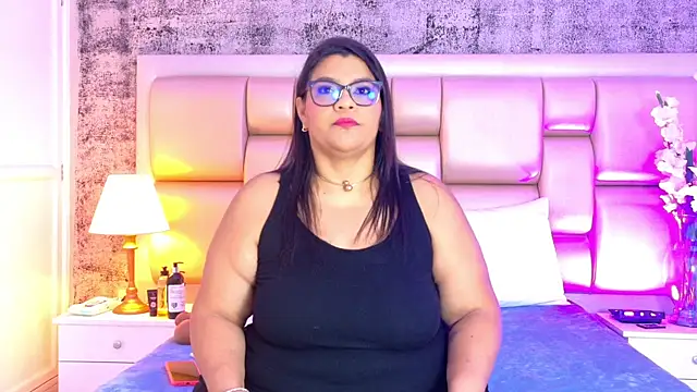 SelennaCooper online show from March 28, 2026, 11:44 am