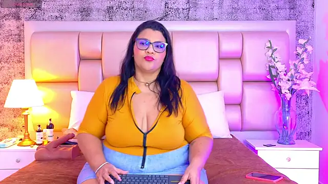 Snapshot of SelennaCooper chatting on February 28, 2026, 11:43 am SelennaCooper online show from February 28, 2026, 11:43 am