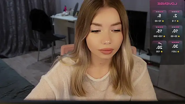 maymaymaymayy online show from November 17, 2025, 1:31 am