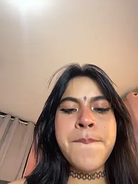 Snapshot of Sophie_wyld chatting on November 18, 2025, 11:26 pm Sophie wyld online show from November 18, 2025, 11:26 pm