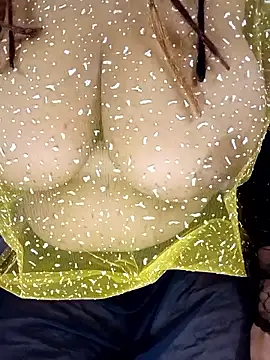 Snapshot of Heaven-2- chatting on January 18, 2026, 5:44 am Heaven-2- online show from January 18, 2026, 5:44 am