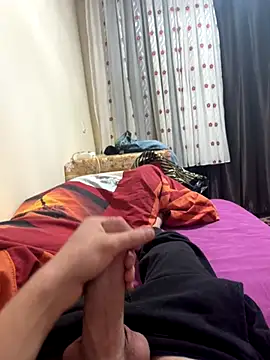 uuserxw online show from November 18, 2025, 10:34 pm