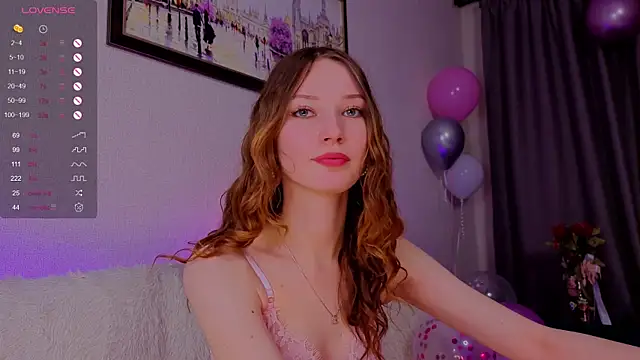 Alisavine online show from April 22, 2026, 6:04 pm