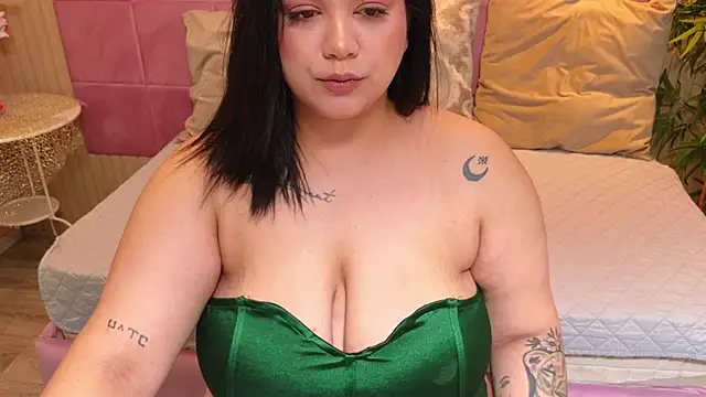 SpicyCarlaXX online show from April 10, 2026, 4:47 pm