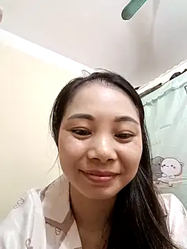 Moon-night222 online show from December 5, 2025, 4:05 pm