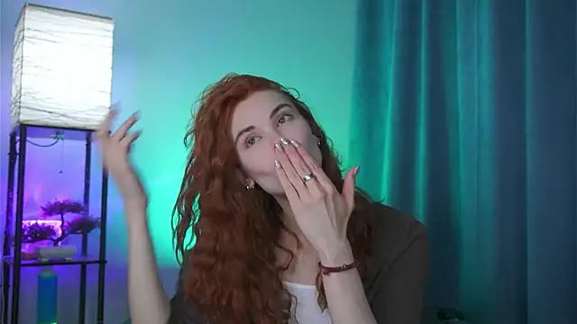 foxy cute4you online show from April 7, 2026, 7:26 pm