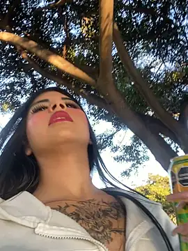 Snapshot of Dannii- chatting on January 17, 2026, 10:35 pm Dannii- online show from January 17, 2026, 10:35 pm