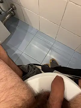 Snapshot of marc8876 chatting on November 26, 2025, 6:08 pm marc8876 online show from November 26, 2025, 6:08 pm