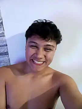 esteban rios  online show from November 28, 2025, 2:01 am