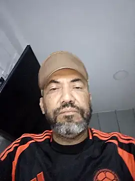 Calloyero2000 online show from April 10, 2026, 3:57 am