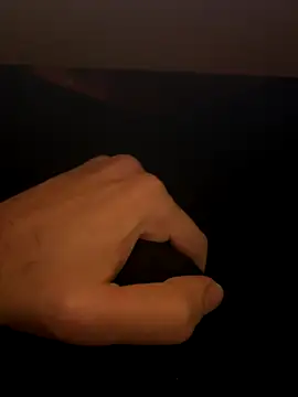 Vickmaple online show from November 17, 2025, 6:56 pm