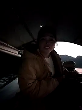 Snapshot of Cover-baa chatting on November 29, 2025, 10:37 am Cover-baa online show from November 29, 2025, 10:37 am