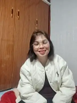 Snapshot of Cover-baa chatting on December 13, 2025, 8:04 pm Cover-baa online show from December 13, 2025, 8:04 pm