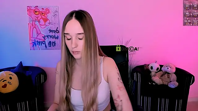  kellykitten  online show from February 4, 2026, 12:33 pm