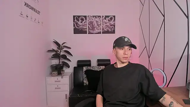 James Adams 01 online show from November 20, 2025, 1:12 pm