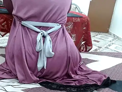 raveena hot online show from February 8, 2026, 3:43 pm