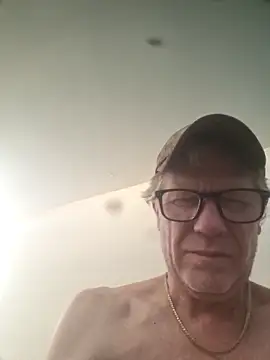Snapshot of Hardwarelane67 chatting on April 9, 2026, 2:46 am Hardwarelane67 online show from April 9, 2026, 2:46 am