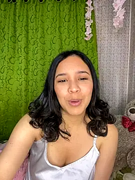 Esmerald 1111 online show from November 28, 2025, 10:48 am