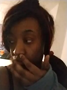 Snapshot of VenezuelaLuxeNoir chatting on December 20, 2025, 8:17 am VenezuelaLuxeNoir online show from December 20, 2025, 8:17 am