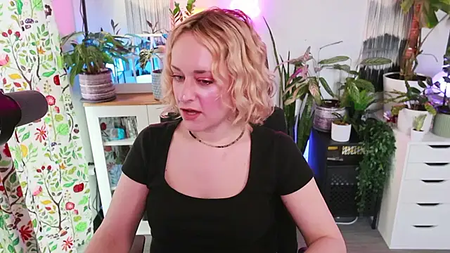 xzoeyryanx online show from March 1, 2026, 5:13 pm