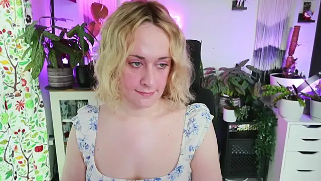 Snapshot of xzoeyryanx chatting on June 5, 2026, 5:18 pm xzoeyryanx online show from June 5, 2026, 5:18 pm