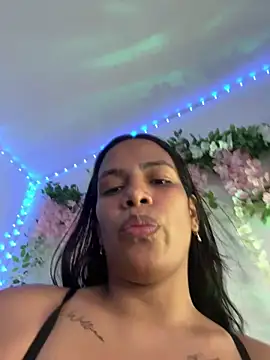 ArielleMillerr- online show from April 11, 2026, 5:27 pm