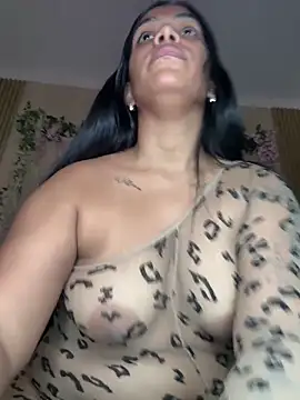 Snapshot of ArielleMillerr- chatting on February 8, 2026, 5:43 pm ArielleMillerr- online show from February 8, 2026, 5:43 pm