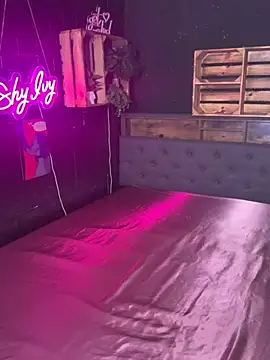 Shy-Ivy online show from January 7, 2026, 10:59 pm