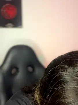 VeloraVyxen  online show from November 28, 2025, 2:06 pm