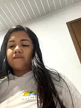 Snapshot of Adriana_27 chatting on November 19, 2025, 7:25 pm Adriana 27 online show from November 19, 2025, 7:25 pm