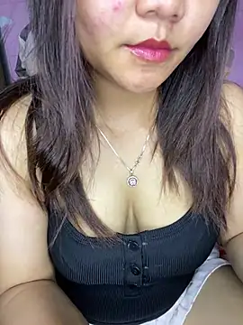 Snapshot of Sunset-yll chatting on July 8, 2026, 12:24 am Sunset-yll online show from July 8, 2026, 12:24 am