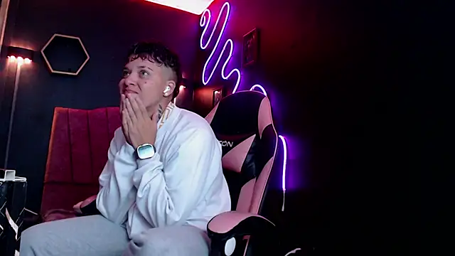 Sweet  heart   online show from November 18, 2025, 3:15 pm