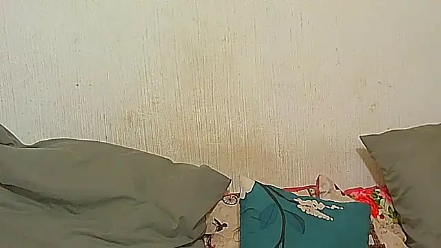 BrunetteNaomi8 online show from April 3, 2026, 2:34 pm