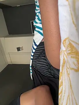 lightskiin thug online show from January 18, 2026, 12:41 pm