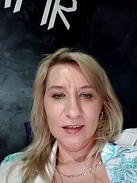 KaylinJan online show from April 4, 2026, 6:09 am